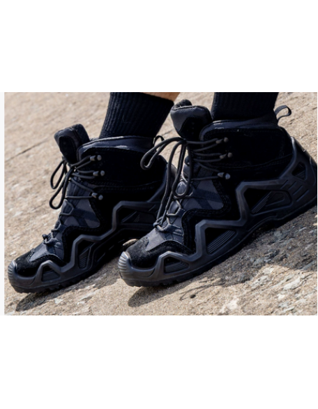 Outdoor hiking shoes